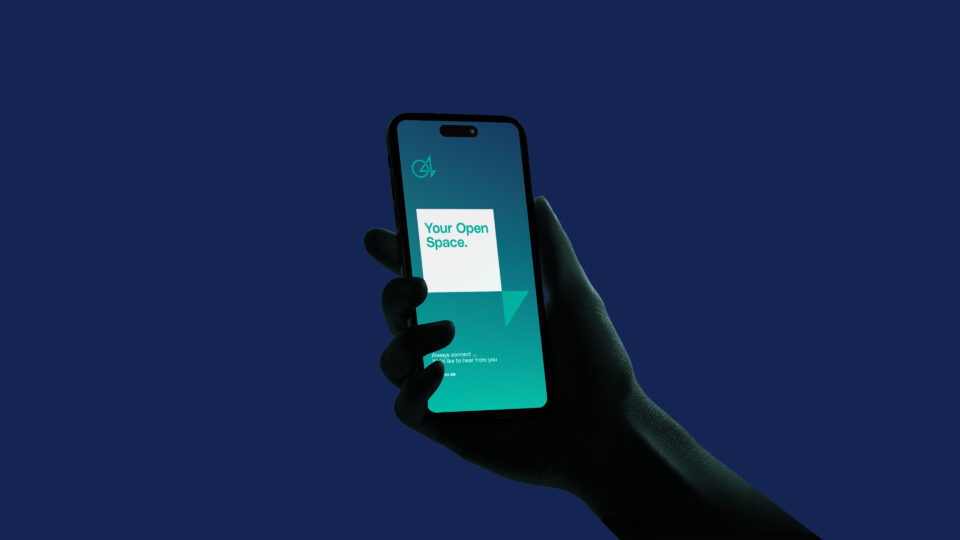 iPhone15-Handheld-Tilt-Dusk